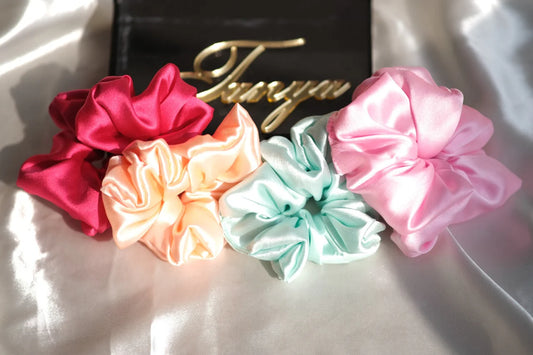 4 Scrunchies In Glass Box