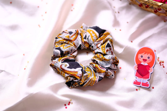 Sindhi Kadai Print Scrunchie