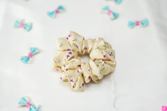 Peruvian Lily print scrunchie