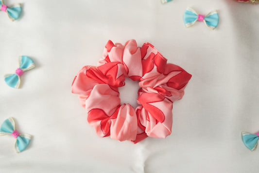 Amaryllis print scrunchie