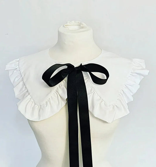White deatachacle collar 104