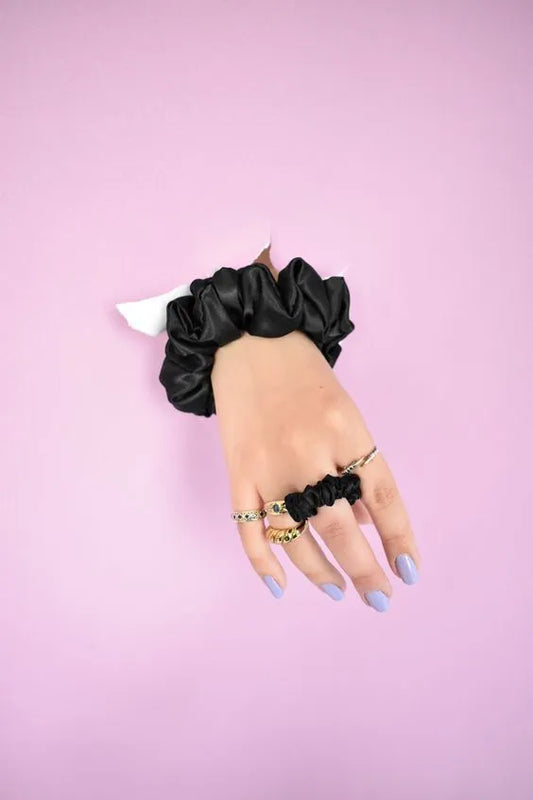 black scrunchie ring