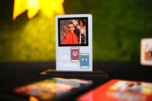 Selfie Partners Table top cum Magnet