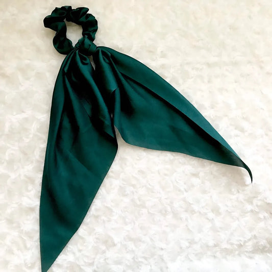 DARK GREEN TAIL SCRUNCHIE