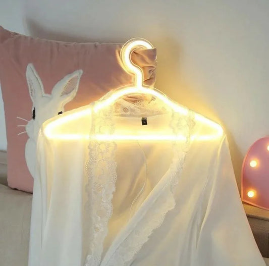 Hanger Neon