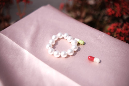 Medium Pearl Scrunchie