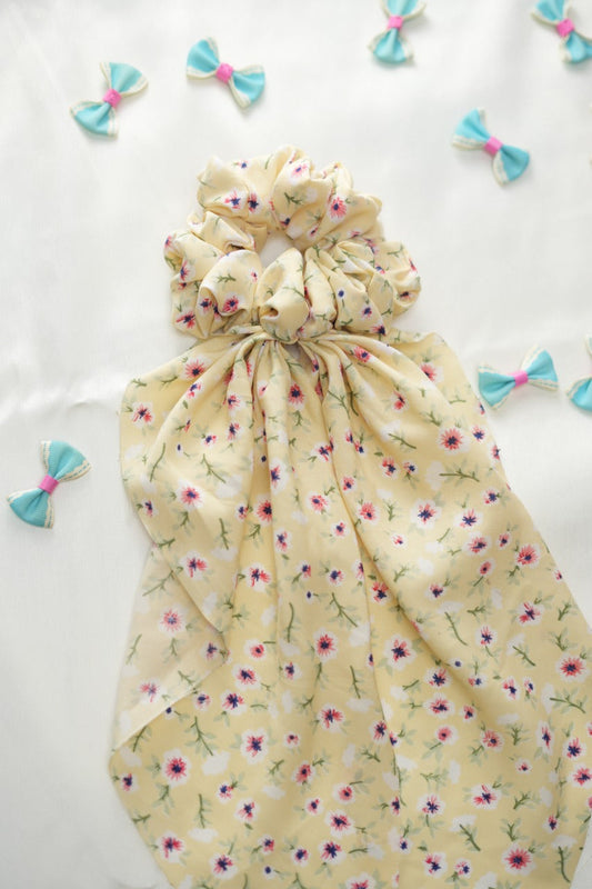 Peruvian Lily print tail scrunchie