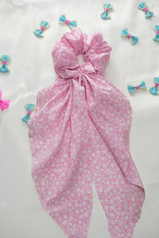 Iberis tail scrunchie