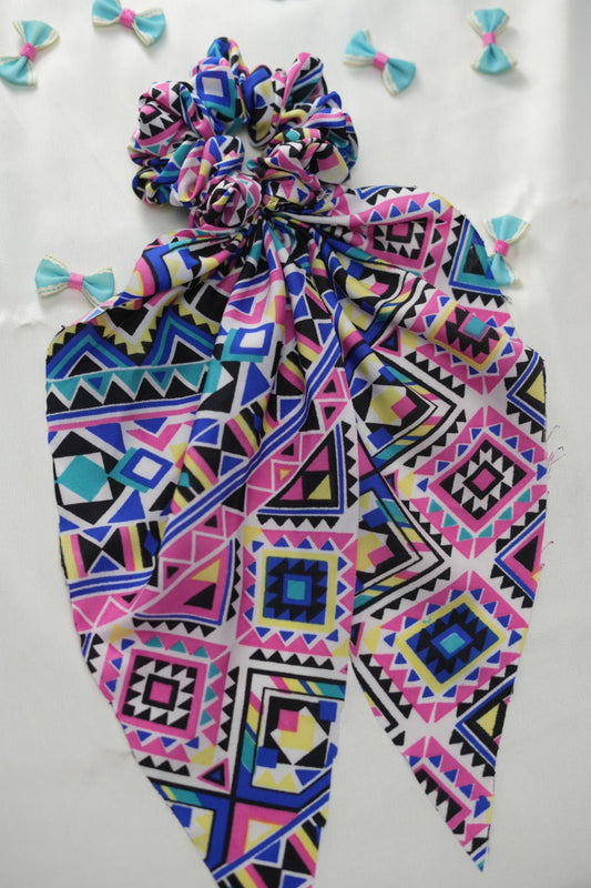 Multicolor tail scrunchie