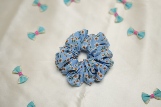 Narcissus scrunchie