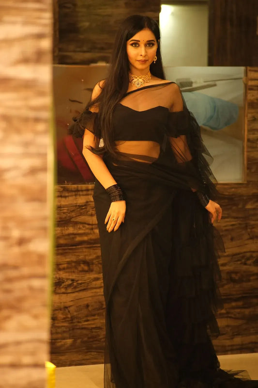Black Queen Frill - 1 Min Saree