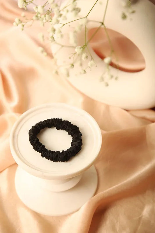 BLACK SKINNY SATIN SILK SCRUNCHIES