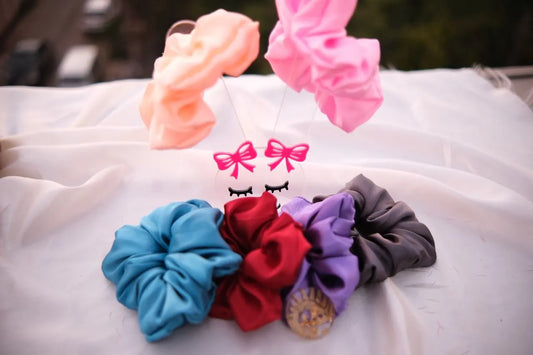 Lorient Scrunchies Combo And Stand